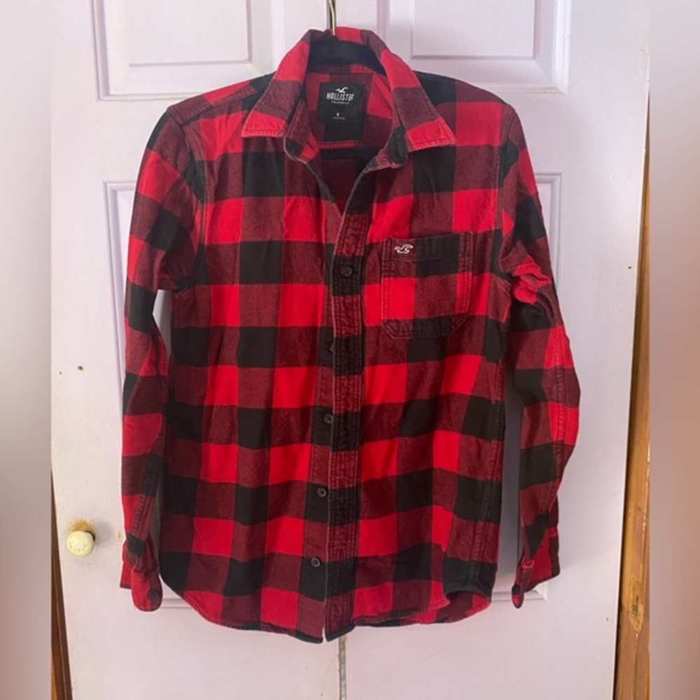 Hollister Men's Red and Black Checkered Shirt